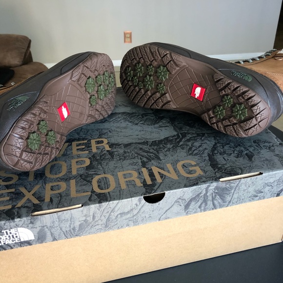 The NorthFace Shellista Waterproof Insulated Boots - Picture 6 of 8